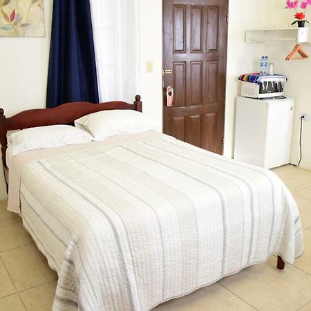 Bella Sombra Guest House Downtown Белиз-Сити Экстерьер фото