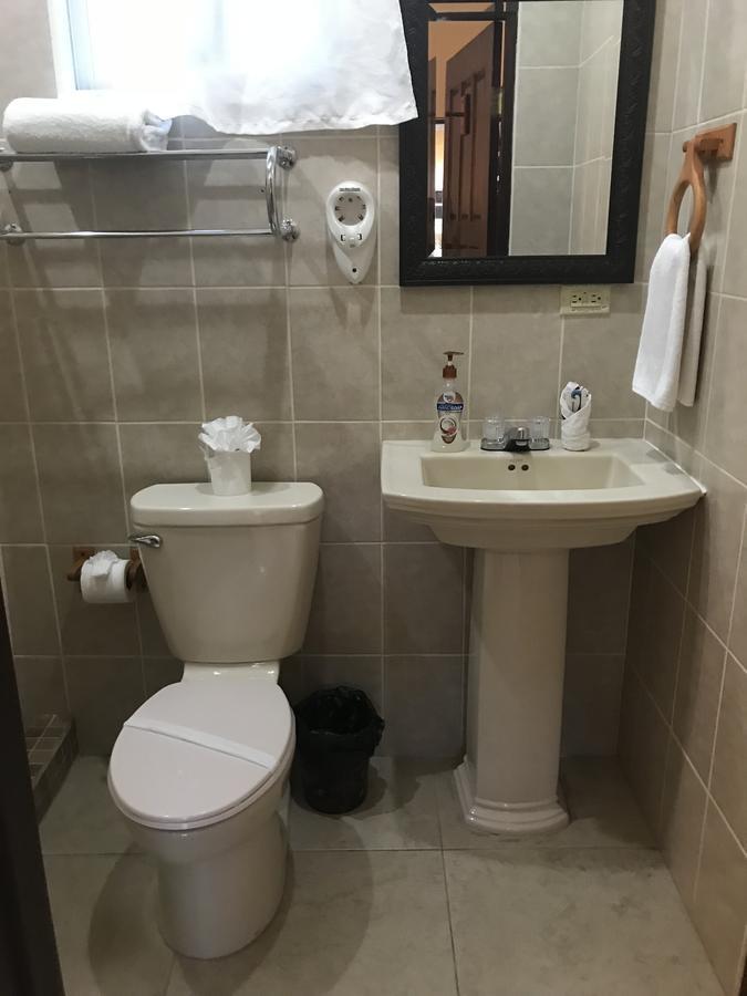 Bella Sombra Guest House Downtown Белиз-Сити Экстерьер фото