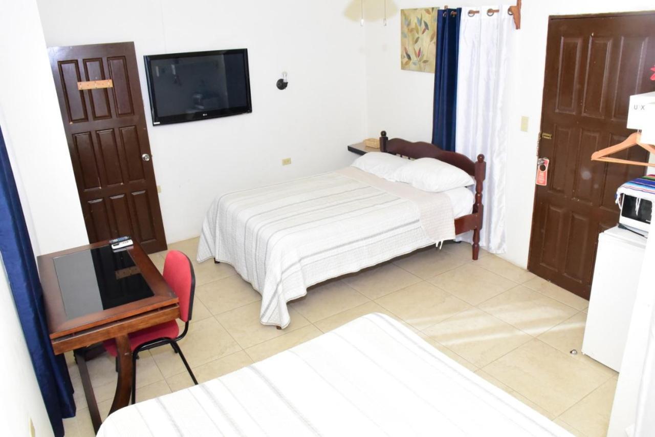 Bella Sombra Guest House Downtown Белиз-Сити Экстерьер фото