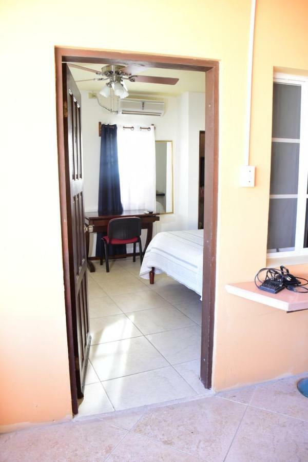 Bella Sombra Guest House Downtown Белиз-Сити Экстерьер фото