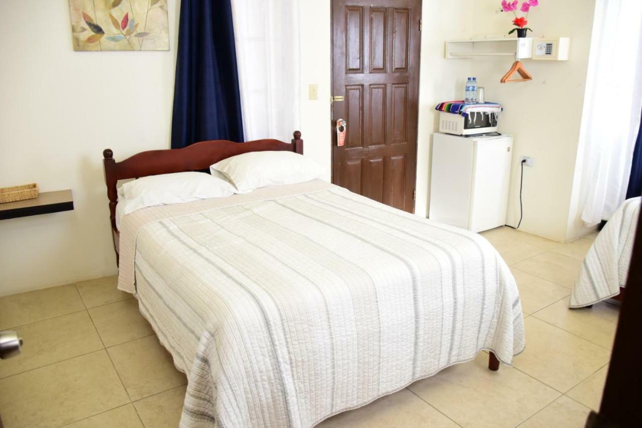 Bella Sombra Guest House Downtown Белиз-Сити Экстерьер фото
